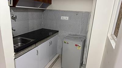 Kitchen Image of 400 Sq.ft 1 RK Apartment / Flat for rent in Sector 43 Gurgaon for Rs. 20000