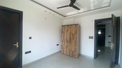 Bedroom Image of 1800 Sq.ft 3 BHK Builder Floor for rent in BPTP Eden Estate, Sector 81 Faridabad for Rs. 40000