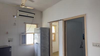 Living Room Image of 700 Sq.ft 1 BHK Builder Floor for rent in Sector 57 Gurgaon for Rs. 25000