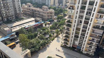 Bedroom Image of 1300 Sq.ft 2.5 BHK Apartment / Flat for sale in Panchsheel Wellington, Crossings Republik Ghaziabad for Rs. 12000000