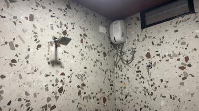 Bathroom Image of 1500 Sq.ft 1 BHK Builder Floor for rent in Mahalakshmi Nagar Indore for Rs. 19900