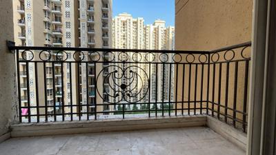Image of 1261 Sq.ft 3 BHK Apartment / Flat for sale in Prateek Grand City, Siddharth Vihar, Ghaziabad for Rs. 15600000