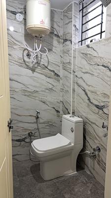 Bathroom Image of 799 Sq.ft 1 BHK Apartment / Flat for rent in Bommanahalli Bengaluru for Rs. 25899