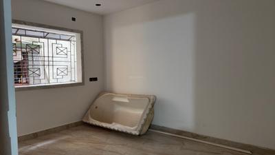 Bedroom Image of 630 Sq.ft 2 BHK Builder Floor for sale in Picnic Garden Kolkata for Rs. 2700000
