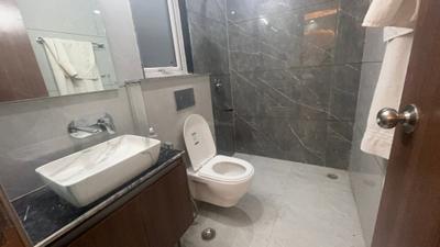 Bathroom Image of 1000 Sq.ft 1 BHK Builder Floor for rent in Sector 46 Gurgaon for Rs. 40000