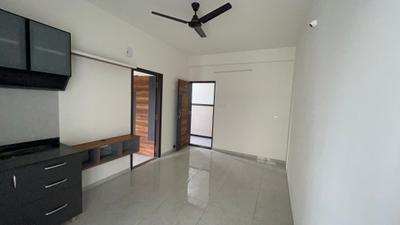 Living Room Image of 700 Sq.ft 1 BHK Apartment / Flat for rent in Whitefield Bengaluru for Rs. 28000