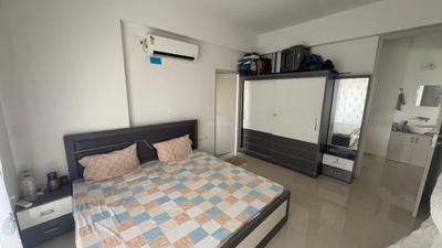 Bedroom Image of 1700 Sq.ft 3 BHK Apartment / Flat for rent in Altezza, Sargasan Gandhinagar for Rs. 45000
