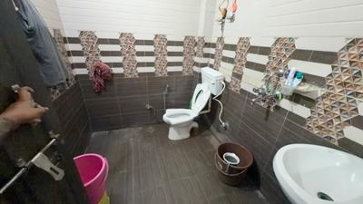 Bathroom Image of 1300 Sq.ft 1 BHK Independent House for rent in Shyam Nagar Kanpur for Rs. 10000