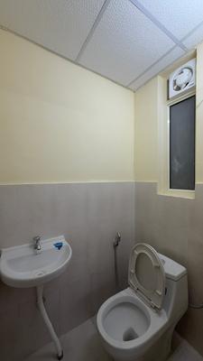 Bathroom Image of 430 Sq.ft 1 BHK Apartment / Flat for sale in Pyramid Infinity, Southern Peripheral Road Gurgaon for Rs. 5500000