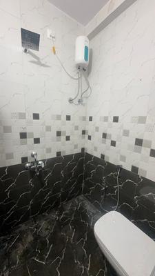 Bathroom Image of 1020 Sq.ft 1 RK Builder Floor for rent in Gokhalenagar Pune for Rs. 16499