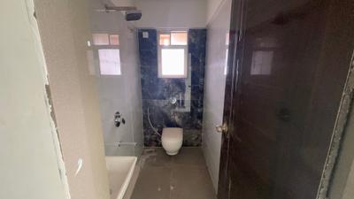 Bathroom Image of 1000 Sq.ft 2 BHK Apartment / Flat for sale in Elite The Crown, Chembur Mumbai for Rs. 22500000