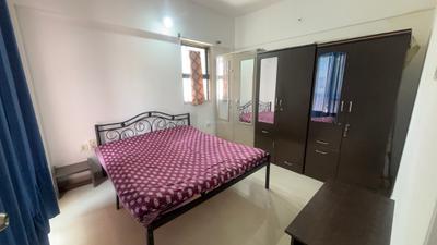 Bedroom Image of 570 Sq.ft 1 BHK Apartment / Flat for rent in Magarpatta Heliconia, Hadapsar Pune for Rs. 27500