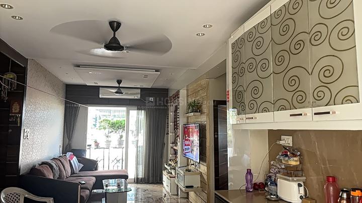 Lake Garden Main Image 1