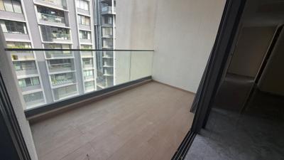Balcony Image of 1600 Sq.ft 4 BHK Apartment / Flat for sale in Santacruz West Mumbai for Rs. 120000000