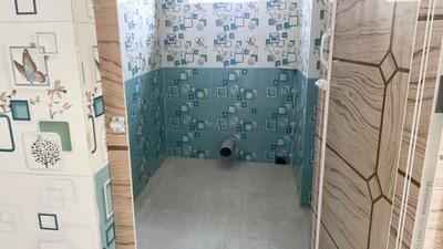 Bathroom Image of 650 Sq.ft 2 BHK Apartment / Flat for sale in Keshtopur Kolkata for Rs. 2604000