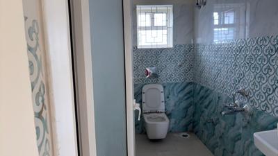 Bathroom Image of 1000 Sq.ft 2 BHK Builder Floor for rent in Prem Nagar Ranchi for Rs. 12000