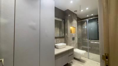 Bathroom Image of 2500 Sq.ft 3 BHK Builder Floor for sale in DLF Phase 2, DLF Phase 2 Gurgaon for Rs. 49000000