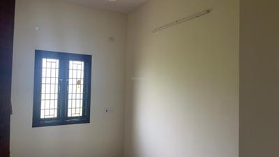 Bedroom Image of 600 Sq.ft 2 BHK Independent House for rent in Pozhichalur Chennai for Rs. 14999
