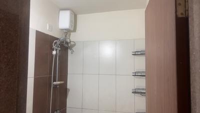 Bathroom Image of 700 Sq.ft 1 BHK Apartment / Flat for rent in Skyi Songbirds , Bhugaon Pune for Rs. 22000