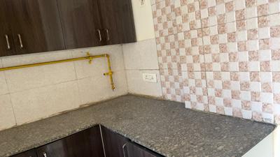 Kitchen Image of 1545 Sq.ft 3.5 BHK Apartment / Flat for sale in Amrapali Silicon City, Sector 76 Noida for Rs. 15800000