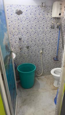 Bathroom Image of 450 Sq.ft 1 BHK Builder Floor for rent in Haltu Kolkata for Rs. 15000