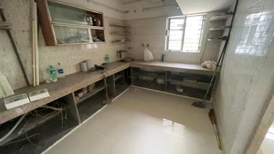 Kitchen Image of 1000 Sq.ft 3 BHK Apartment / Flat for rent in Fatehgunj Vadodara for Rs. 15000