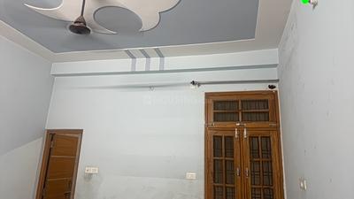 Bedroom Image of 1250 Sq.ft 2 BHK Builder Floor for rent in Indira Nagar Lucknow for Rs. 15000