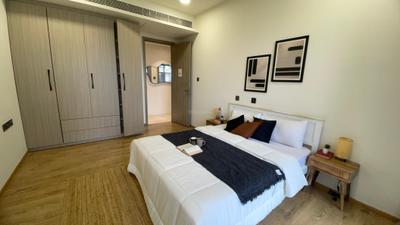 Bedroom Image of 1650 Sq.ft 3 BHK Apartment / Flat for sale in Rustomjee Seasons, Bandra East Mumbai for Rs. 110000000
