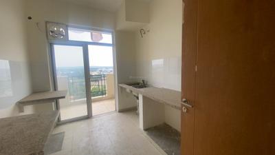 Kitchen Image of 1943 Sq.ft 3 BHK Apartment / Flat for sale in DLF Express Greens, Manesar Gurgaon for Rs. 15000000