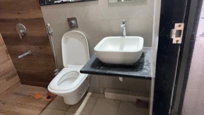 Bathroom Image of 650 Sq.ft 1 BHK Apartment / Flat for rent in Paranjape Blueridge The Groves, Hinjawadi Pune for Rs. 23999