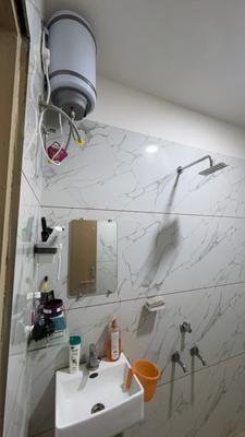 Bathroom Image of 1500 Sq.ft 1 BHK Apartment / Flat for rent in Mahalakshmi Nagar Indore for Rs. 19000