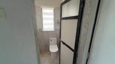 Bathroom Image of 501 Sq.ft 1 BHK Apartment / Flat for rent in Mahim Mumbai for Rs. 70000