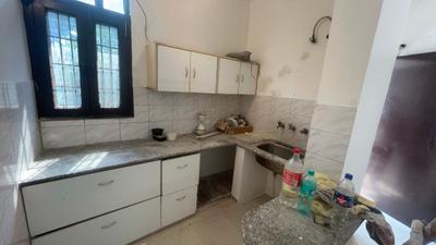 Kitchen Image of 1200 Sq.ft 3 BHK Builder Floor for rent in Sector 47 Noida for Rs. 30000