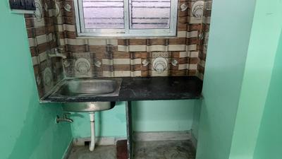 Kitchen Image of 450 Sq.ft 1 BHK Apartment / Flat for rent in Keshtopur Kolkata for Rs. 8800