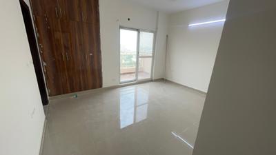 Bedroom Image of 1000 Sq.ft 2 BHK Apartment / Flat for rent in Golfgreen Elite Golf Green, Sector 79 Noida for Rs. 40000