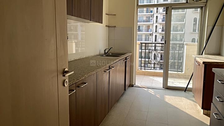 DLF Express Greens Main Image 1