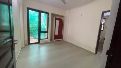 Bedroom Image of 1040 Sq.ft 2 BHK Apartment / Flat for rent in Logix Blossom County, Sector 137 Noida for Rs. 28000