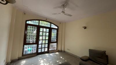 Living Room Image of 2700 Sq.ft 3 BHK Builder Floor for rent in DLF Phase 2 Gurgaon for Rs. 60000