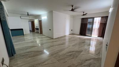 Living Room Image of 1700 Sq.ft 4 BHK Apartment / Flat for rent in Swagat Agacia, Sargasan Gandhinagar for Rs. 45000