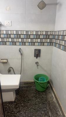 Bathroom Image of 324 Sq.ft 1 RK Builder Floor for rent in Patel Nagar New Delhi for Rs. 10098