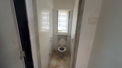 Bathroom Image of 501 Sq.ft 1 BHK Apartment / Flat for rent in Mahim Mumbai for Rs. 70000