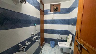 Bathroom Image of 443 Sq.ft 1.5 BHK Independent House for rent in Daraganj Allahabad for Rs. 9000