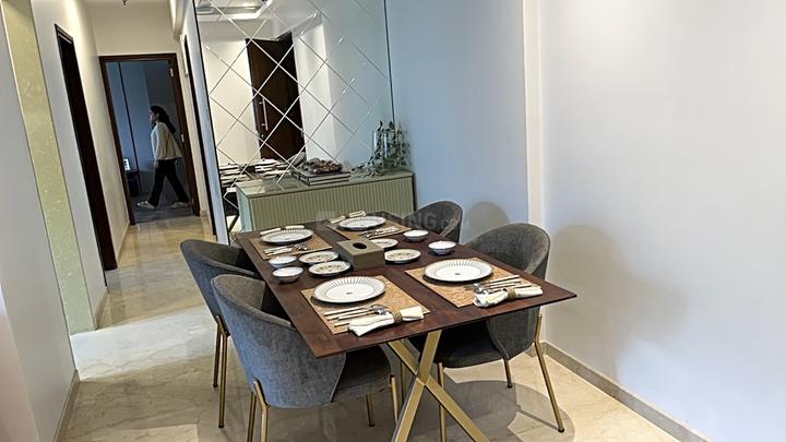 Satellite Elegance Main Image 1