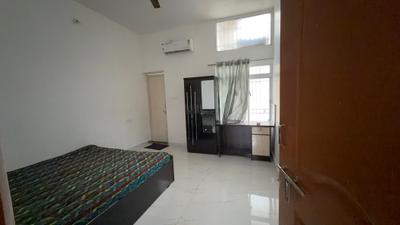 Bedroom Image of 1000 Sq.ft 2 BHK Builder Floor for rent in Fortune Residency, Kabir Nagar Raipur for Rs. 21000