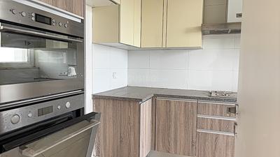 Kitchen Image of 2092 Sq.ft 3 BHK Apartment / Flat for sale in DLF The Primus, Sector 82A Gurgaon for Rs. 30000000