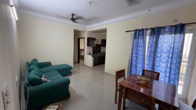 Living Room Image of 850 Sq.ft 2 BHK Apartment / Flat for sale in Paramount Floraville, Sector 137 Noida for Rs. 13000000