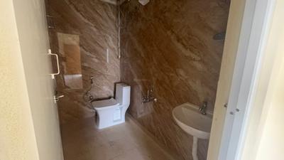 Bathroom Image of 600 Sq.ft 1 BHK Apartment / Flat for rent in Whitefield Bengaluru for Rs. 18000