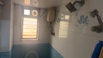 Bathroom Image of 200 Sq.ft 1 RK Apartment / Flat for rent in Powai Mumbai for Rs. 25000