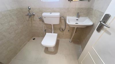 Image of 1000 Sq.ft 3 BHK Apartment / Flat for rent in ROF Amaltas, Sector 92, Gurgaon for Rs. 25000