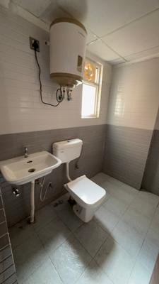 Bathroom Image of 613 Sq.ft 1 BHK Apartment / Flat for sale in ROF Amaltas, Sector 92 Gurgaon for Rs. 4100000